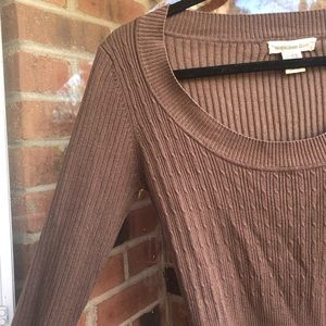 Brown scoop-necked ribbed top